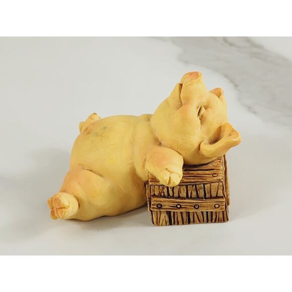 Pigsville Sleeping Pig Piggy Piglet Lover Resin 2 1/2" Handcrafted 1992 - Picture 1 of 13